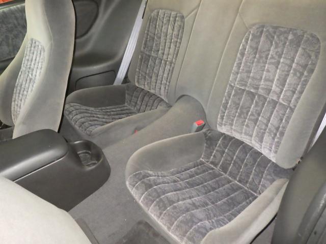 Ｖ６　３８００ｃｃ　十分アメ車を楽しめる車です。燃費も良く、フルノーマルですが以前に内装を０２年モデル用に入れ替えています。（綺麗な内装です）エアコンが現在効きませんので修理してからのお渡しです。