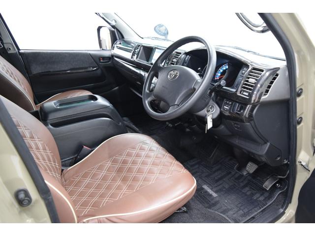 ハイエースワゴン ＧＬ　Ｂｌｕｅｔｏｏｔｈ　カスタムフェイスチェンジ　ナビ　地デジＴＶ　バックカメラ　シートカバー　ブルバー　オーバーフェンダー　フォグランプ　ブラックアウトホイール　新品ＲＴタイヤ　アウトドアカスタム（19枚目）