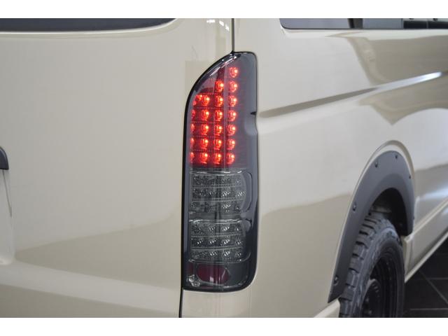 ハイエースワゴン ＧＬ　Ｂｌｕｅｔｏｏｔｈ　カスタムフェイスチェンジ　ナビ　地デジＴＶ　バックカメラ　シートカバー　ブルバー　オーバーフェンダー　フォグランプ　ブラックアウトホイール　新品ＲＴタイヤ　アウトドアカスタム（30枚目）