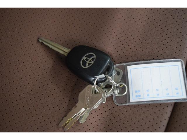 プロボックス ＤＸコンフォート　Ｂｌｕｅｔｏｏｔｈ　地デジナビ　４ＷＤ　リフトアップ　ＭＴタイヤ　ブラウンシートカバー　ルーフラック　ＥＴＣ　オーバーフェンダー　キーレス　カスタムグリル　アウトドアカスタム（25枚目）