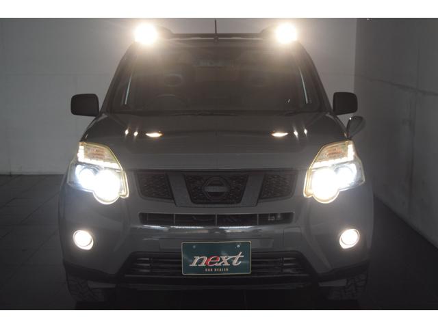 エクストレイル ２０ＧＴ　Ｂｌｕｅｔｏｏｔｈ　フルセグナビ　バックカメラ　４ＷＤ　シートヒーター　ＲＴタイヤ　ブラックアウトホイール　ＥＴＣ　ＨＩＤ　スマートキー　フルレザーシート　オートライト　アウトドアカスタム（8枚目）