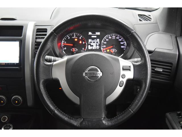 エクストレイル ２０ＧＴ　Ｂｌｕｅｔｏｏｔｈ　フルセグナビ　バックカメラ　４ＷＤ　シートヒーター　ＲＴタイヤ　ブラックアウトホイール　ＥＴＣ　ＨＩＤ　スマートキー　フルレザーシート　オートライト　アウトドアカスタム（25枚目）