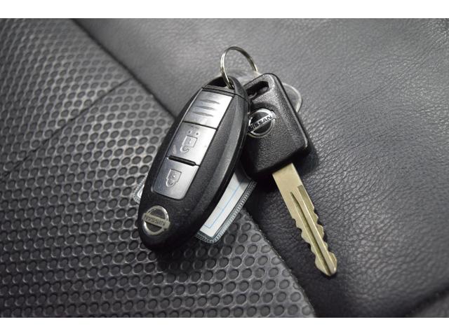 エクストレイル ２０ＧＴ　Ｂｌｕｅｔｏｏｔｈ　フルセグナビ　バックカメラ　４ＷＤ　シートヒーター　ＲＴタイヤ　ブラックアウトホイール　ＥＴＣ　ＨＩＤ　スマートキー　フルレザーシート　オートライト　アウトドアカスタム（28枚目）