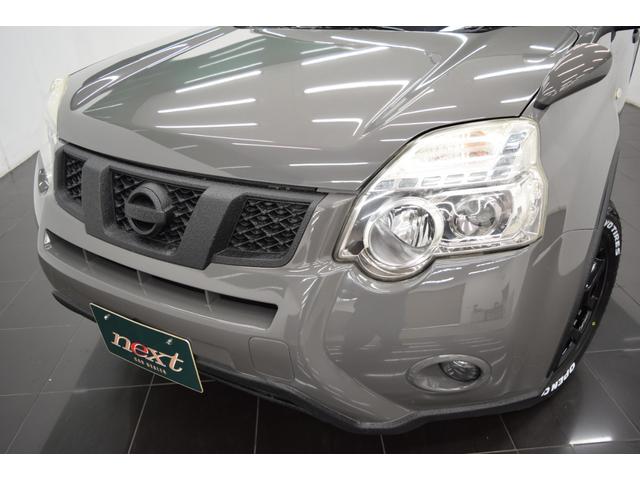 エクストレイル ２０ＧＴ　Ｂｌｕｅｔｏｏｔｈ　フルセグナビ　バックカメラ　４ＷＤ　シートヒーター　ＲＴタイヤ　ブラックアウトホイール　ＥＴＣ　ＨＩＤ　スマートキー　フルレザーシート　オートライト　アウトドアカスタム（29枚目）