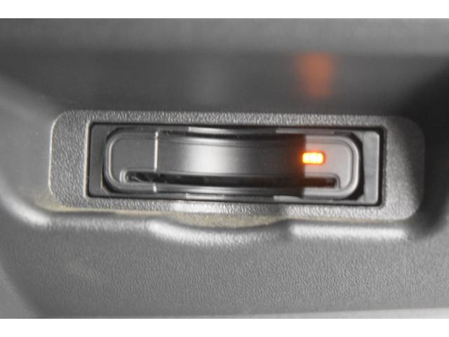 ハイエースワゴン ＧＬ　Ｂｌｕｅｔｏｏｔｈ　ベットキット　後席モニター　フルセグ　全周囲カメラ　衝突被害軽減システム　クルーズコントロール　レーンアシスト　Ｃセンサー　マルチモニター　　フローリングフロア　パワースライドドア（45枚目）