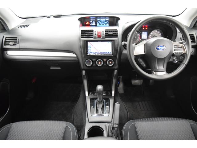 フォレスター ２．０ｉ－Ｌ　アイサイト　フルセグナビ　バックカメラ　アイドリングストップ　衝突被害軽減システム　４ＷＤ　デュアルオートエアコン　アダプティブクルーズコントロール　電動リアゲート　ＥＴＣ　ＨＩＤ　スマートキー　オートライト（11枚目）