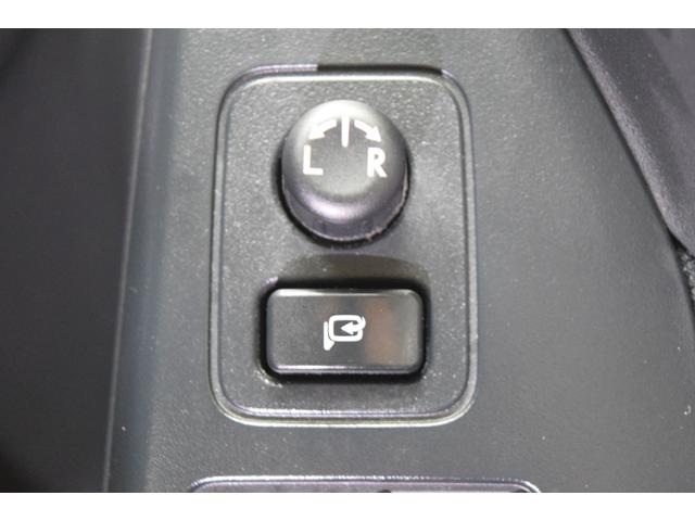 フォレスター ２．０ｉ－Ｌ　アイサイト　フルセグナビ　バックカメラ　アイドリングストップ　衝突被害軽減システム　４ＷＤ　デュアルオートエアコン　アダプティブクルーズコントロール　電動リアゲート　ＥＴＣ　ＨＩＤ　スマートキー　オートライト（31枚目）