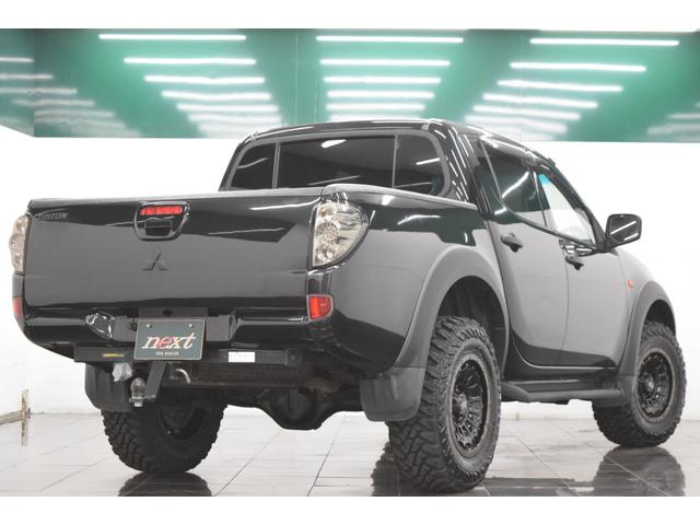 トライトン ベースグレード Bluetooth フルセグナビ バックカメラ キーレス MTタイヤ 4WD ヒッチメンバー オートエアコン 社外アルミホイール(19枚目)