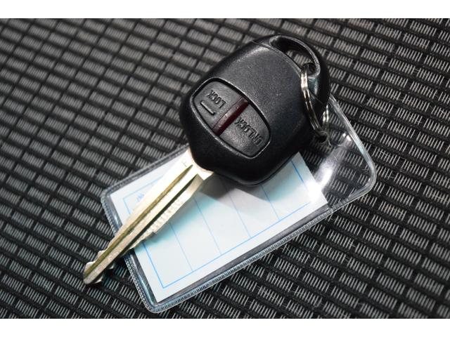 トライトン ベースグレード Bluetooth フルセグナビ バックカメラ キーレス MTタイヤ 4WD ヒッチメンバー オートエアコン 社外アルミホイール(25枚目)