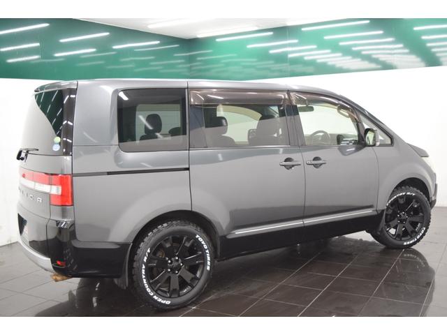 デリカＤ：５ Ｇ　パワーパッケージ　ナビ　地デジＴＶ　バックカメラ　ＥＴＣ　アイドリングストップ　横滑り防止　フルフラット　パワーシート　シートヒーター　ブラックアウトホイール　ＲＴタイヤ　クルーズコントロール　両側パワースライドドア（9枚目）