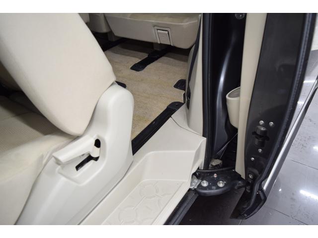 デリカＤ：５ Ｇ　パワーパッケージ　ナビ　地デジＴＶ　バックカメラ　ＥＴＣ　アイドリングストップ　横滑り防止　フルフラット　パワーシート　シートヒーター　ブラックアウトホイール　ＲＴタイヤ　クルーズコントロール　両側パワースライドドア（49枚目）