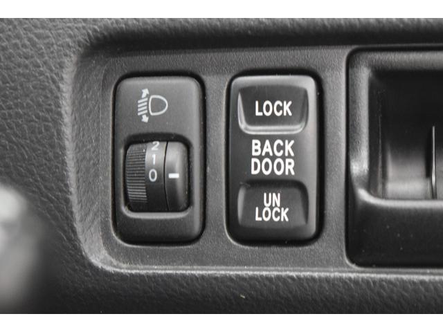 Ｂｌｕｅｔｏｏｔｈ　ナビ　地デジＴＶ　フルセグ　キーレス　リフトアップ　ブラックアウトホイール　新品マッドタイヤ　カスタムグリル　ルーフキャリアラック　アウトドアカスタム