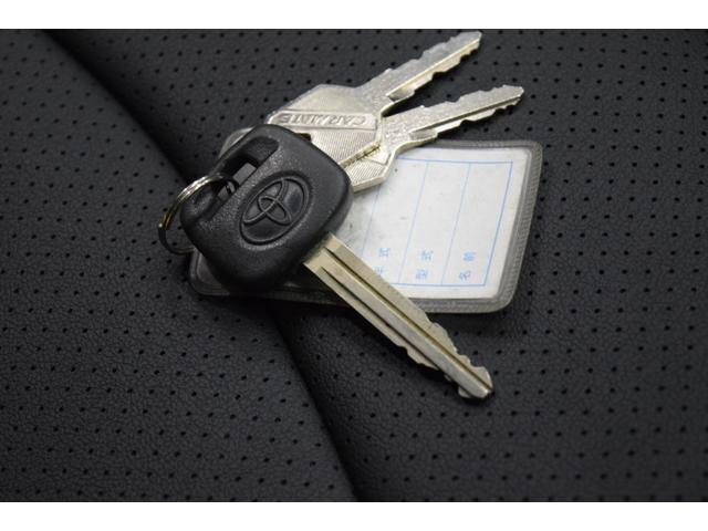 Ｂｌｕｅｔｏｏｔｈ　ナビ　地デジＴＶ　フルセグ　キーレス　リフトアップ　ブラックアウトホイール　新品マッドタイヤ　カスタムグリル　ルーフキャリアラック　アウトドアカスタム