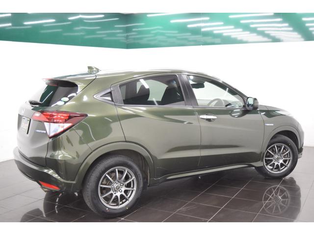 ヴェゼル ハイブリッドＺ　Ｂｌｕｅｔｏｏｔｈ　バックカメラ　アイドリングストップ　衝突被害軽減システム　クルーズコントロール　デュアルオートエアコン　ハーフレザーシート　ＬＥＤヘッドライト　ＥＴＣ　ブラウンインテリア（9枚目）