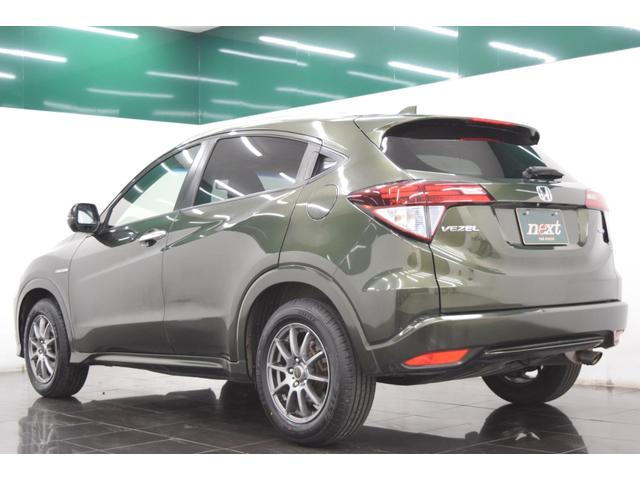 ヴェゼル ハイブリッドＺ　Ｂｌｕｅｔｏｏｔｈ　バックカメラ　アイドリングストップ　衝突被害軽減システム　クルーズコントロール　デュアルオートエアコン　ハーフレザーシート　ＬＥＤヘッドライト　ＥＴＣ　ブラウンインテリア（10枚目）