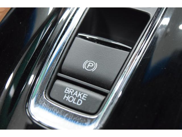 ヴェゼル ハイブリッドＺ　Ｂｌｕｅｔｏｏｔｈ　バックカメラ　アイドリングストップ　衝突被害軽減システム　クルーズコントロール　デュアルオートエアコン　ハーフレザーシート　ＬＥＤヘッドライト　ＥＴＣ　ブラウンインテリア（14枚目）