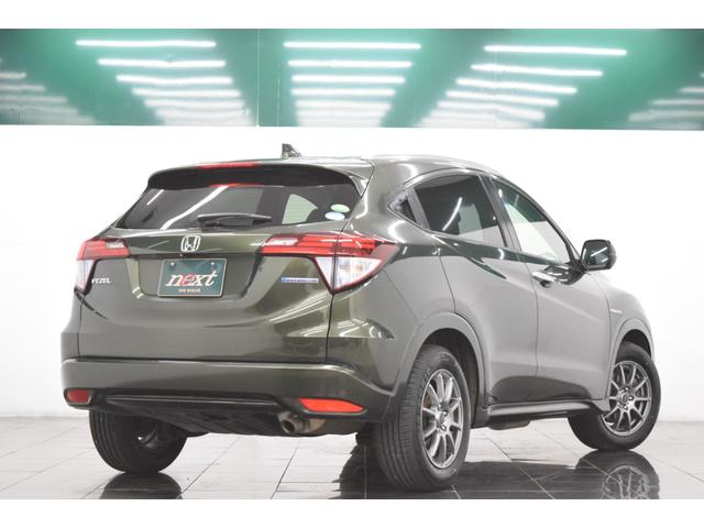 ヴェゼル ハイブリッドＺ　Ｂｌｕｅｔｏｏｔｈ　バックカメラ　アイドリングストップ　衝突被害軽減システム　クルーズコントロール　デュアルオートエアコン　ハーフレザーシート　ＬＥＤヘッドライト　ＥＴＣ　ブラウンインテリア（23枚目）