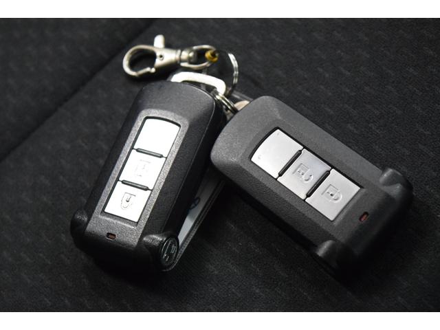 デリカD:5 G パワーパッケージ BFGoodrichATタイヤ バンパープロテクター ブロンズホイール Bluetooth バックカメラ フルセグナビ スマートキー HID ETC アウトドアカスタム 両側パワースライドドア(80枚目)