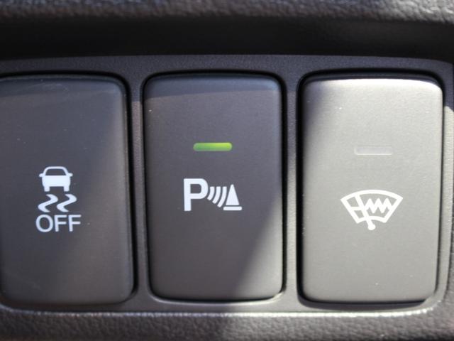 ＣＲ－Ｖ ２０Ｇ　純正ナビ　フルセグＴＶ　バックカメラ　ＥＴＣ　ＵＳＢ　シートヒーター　コーナーセンサー　サンルーフ　ステアリングリモコン　クルーズコントロール　革シート　パワーシート　地デジ　横滑防止装置　ナビＴＶ（8枚目）