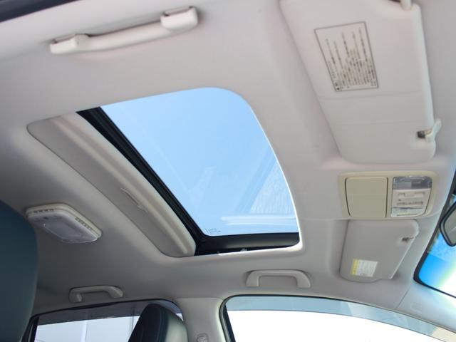 ＣＲ－Ｖ ２０Ｇ　純正ナビ　フルセグＴＶ　バックカメラ　ＥＴＣ　ＵＳＢ　シートヒーター　コーナーセンサー　サンルーフ　ステアリングリモコン　クルーズコントロール　革シート　パワーシート　地デジ　横滑防止装置　ナビＴＶ（16枚目）