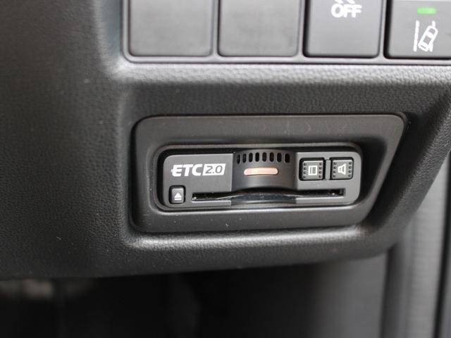 ステップワゴンスパーダ ｅ：ＨＥＶスパーダＧホンダセンシング　純正ナビ　フルセグＴＶ　バックカメラ　ビルトインＥＴＣ２．０　両側電動スライドドア　純正前後ドライブレコーダー　ＬＥＤヘッドライト　フォグランプ　オートライト　純正１６インチＡＷ　電子パーキング（8枚目）