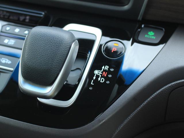 フリードハイブリッド ハイブリッド・Ｇ　レンタアップ　純ナビ　フルセグＴＶ　Ｂｌｕｅｔｏｏｔｈ　音楽録音　ＳＤ　ＵＳＢ　ＣＤ　ＤＶＤ　バックカメラ　ＥＴＣ　両側パワスラ　センシング　ＶＳＡ　ＬＥＤヘッドライト　シートヒーター　スマキー２個（9枚目）