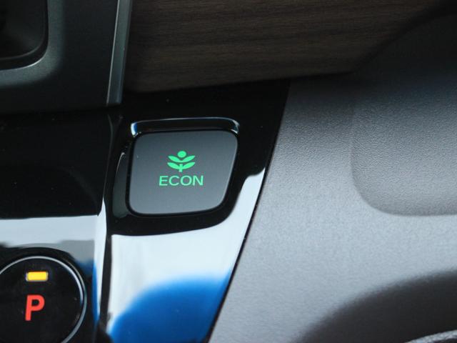 フリードハイブリッド ハイブリッド・Ｇ　レンタアップ　純ナビ　フルセグＴＶ　Ｂｌｕｅｔｏｏｔｈ　音楽録音　ＳＤ　ＵＳＢ　ＣＤ　ＤＶＤ　バックカメラ　ＥＴＣ　両側パワスラ　センシング　ＶＳＡ　ＬＥＤヘッドライト　シートヒーター　スマキー２個（16枚目）