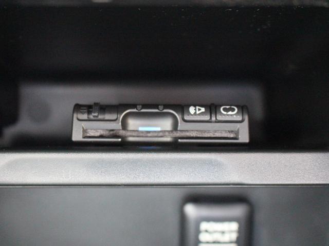 ＣＲ－Ｚ α　６速ＭＴ　クルーズコントロール　ＨＩＤヘッドライト　ＥＴＣ　　アルパインオーディオ・ツイーター　ドラレコ　スマートキー　純正１６インチアルミホイール　横滑り防止装置　フォグライト　スポーツモード（12枚目）