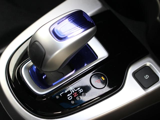 フィットハイブリッド Ｆパッケージ　ワンオーナー　純ナビ　フルセグＴＶ　Ｂｌｕｅｔｏｏｔｈ　バックカメラ　オートリトラミラー　横滑り防止　スマートキー　ビルトインＥＴＣ　ステアリングリモコン　地デジＴＶ　ＡＵＸ接続　ｂｌｕｅｔｏｏｔｈ（10枚目）