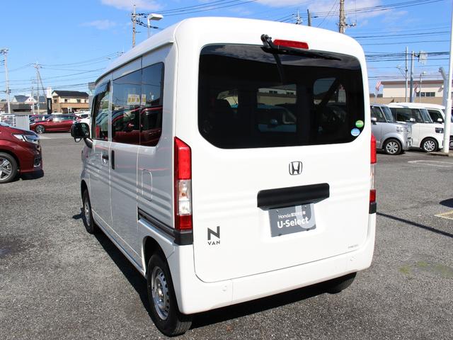 当店の展示車は、プロの業者にボディーの磨き、ルームクリーニングを依頼していますので、とてもきれいです！！ぜひ、見にいらしてください！