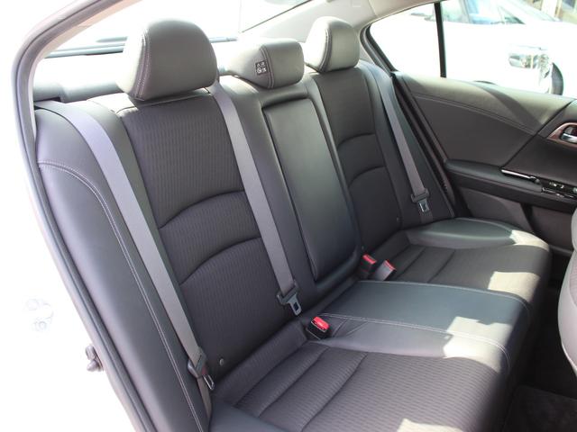 アコードハイブリッド EX 純正ナビ フルセグTV サイド・バックカメラ ビルトインETC2.0 ハーフレザーシート シートヒーター パワーシート パドルシフト コーナーセンサー LEDヘッドライト 純正18インチAW Pシート(20枚目)