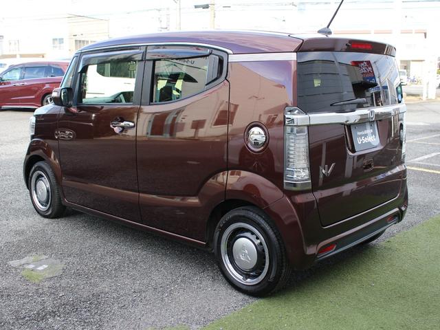 当店の展示車は、プロの業者にボディーの磨き、ルームクリーニングを依頼していますので、とてもきれいです！！ぜひ、見にいらしてください！