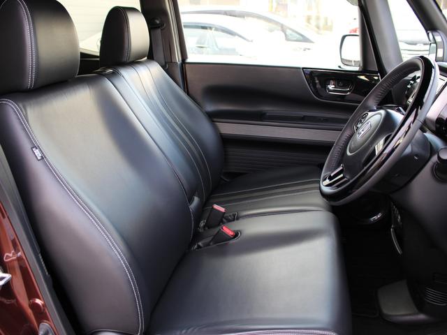 シート座面の高さ調節ができるハイトアジャスター付です！運転手にあった高さ調整ができますので、視界も合わせやすく運転も楽になります！！