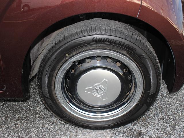 純正のホイールカバーが足元を飾ります！