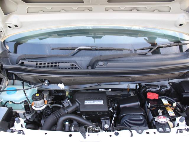 N-VAN+スタイル ファン・ターボホンダセンシング 純正ナビ フルセグ Bluetooth 衝突軽減 踏み間違い防止 アダプティブクルーズ LEDヘッドライト USB充電 ステアリングリモコン ルーフコンソール スマートキー 横滑防止 オートハイビーム(28枚目)