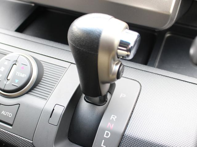 フリードスパイクハイブリッド ジャストセレクション　Ａｎｄｒｏｉｄディスプレイオーディオ　クルーズコントロール　ＥＴＣ　ＨＩＤヘッド　リモコンキー　左パワースライド　横滑り防止　社外アルミホイール　キーフリー　エアコン　両側スライド片側電動　ＡＢＳ（8枚目）