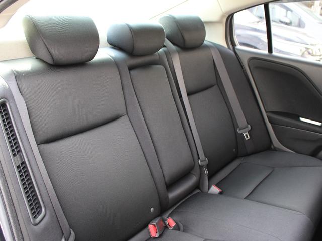 グレイス ハイブリッドＬＸ　純正ナビワンセグＴＶ　スマートキー　ＥＴＣ　ＬＥＤヘッド　Ｂｌｕｅｔｏｏｔｈ　横滑り防止　電子パーキング　ラジオ　ＡＢＳ　アイドリングストップ　１オナ　パワーウインドウ　キーレス　クルーズコントロール（16枚目）