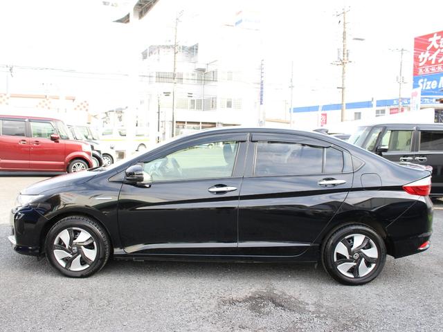 グレイス ハイブリッドＬＸ　純正ナビワンセグＴＶ　スマートキー　ＥＴＣ　ＬＥＤヘッド　Ｂｌｕｅｔｏｏｔｈ　横滑り防止　電子パーキング　ラジオ　ＡＢＳ　アイドリングストップ　１オナ　パワーウインドウ　キーレス　クルーズコントロール（25枚目）