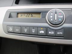 オートエアコンなので設定した温度で車内の温度を保ってくれます♪ 6