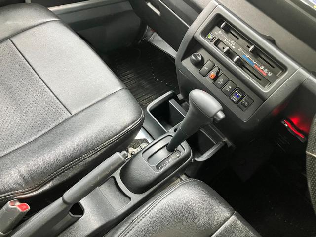 ハイゼットトラック ジャンボＳＡＩＩＩｔ　純正ナビ　地デジ　Ｂｌｕｅｔｏｏｔｈ　ＥＴＣ　ＣＤ　ＤＶＤ　デジタルインナーミラー型ドラレコ　衝突防止軽減ブレーキ　ＬＥＤライト　革シートカバー　令和６年ディーラー記録簿　キーレス　スペアキー２本（35枚目）