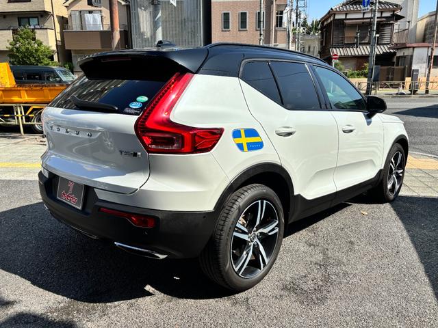 ＸＣ４０ Ｔ５　ＡＷＤ　Ｒデザイン　禁煙車　パノラマガラスルーフ　ハーマンカードンプレミアムサウンド　衝突回避　アダプティブクルーズコントロール　　　純正ＨＤＤナビ　全方位カメラ　フルセグ　ハーフレザー　パワーシート　前後シートヒーター（2枚目）