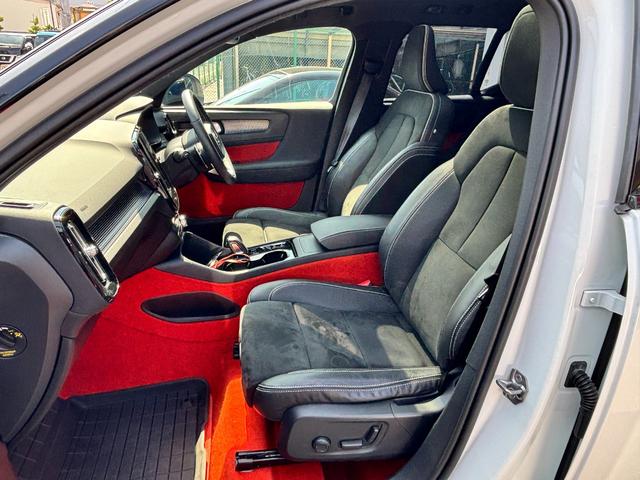 ＸＣ４０ Ｔ５　ＡＷＤ　Ｒデザイン　禁煙車　パノラマガラスルーフ　ハーマンカードンプレミアムサウンド　衝突回避　アダプティブクルーズコントロール　　　純正ＨＤＤナビ　全方位カメラ　フルセグ　ハーフレザー　パワーシート　前後シートヒーター（12枚目）