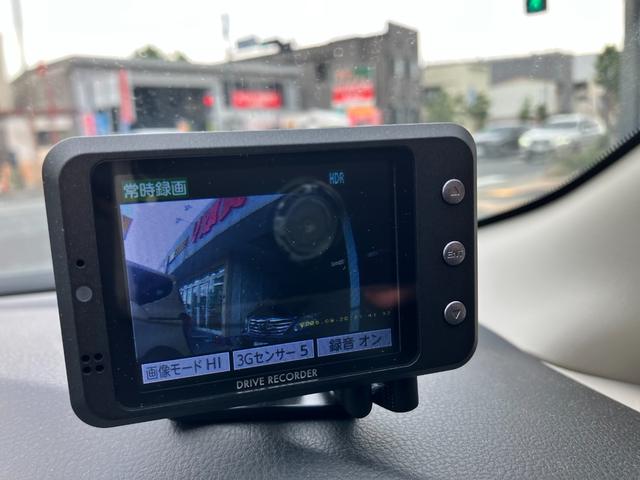 ノート Ｘ　Ｖセレクション　純正ナビ　全周囲カメラ　地デジ　ＥＴＣ　前後ドライブレコーダー　ＣＤ　ＤＶＤ　衝突防止軽減ブレーキ　レーンキープ　障害物ソナー　オートライト　取扱説明書　毎年ディーラー記録簿　スマートキー２個　禁煙車（34枚目）