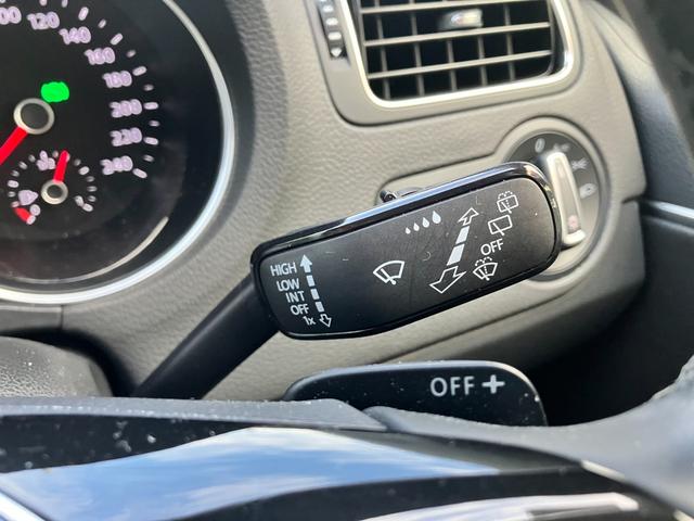 ポロ ＴＳＩハイライン　ワンオーナー　純正ナビ　バックカメラ　ワンセグ　ＥＴＣ　前後ドライブレコーダー　Ｂｌｕｅｔｏｏｔｈ　レーダークルーズ　シートヒーター　ハーフレザーシート　キーレス２個　車検時ディーラー記録簿　禁煙車（36枚目）