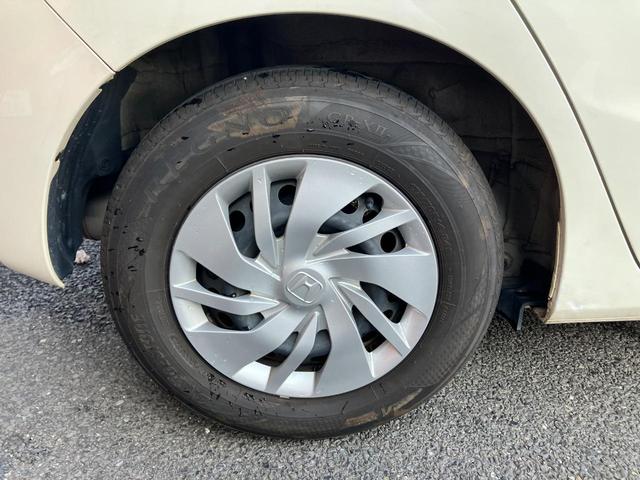 フィット １３Ｇ・Ｆパッケージ　ワンオーナー　ケンウッドナビ　ワンセグＴＶ　ドライブレコーダー　ＥＴＣ　ＣＴＢＡ　カーテンエアバッグ　　スマートキー２個　取扱説明書　毎年ディーラー記録簿１０枚　２０２３年製レグノタイヤ装着　禁煙車（56枚目）