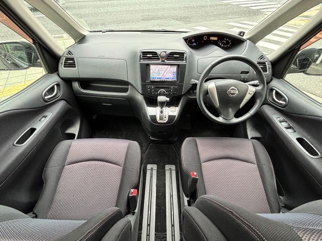 セレナ ハイウェイスター 1オーナー 禁煙車 スマートキー2個 3列シート ノーマルクルコン 障害物ソナー 7インチSDナビ CDDVD再生 Bluetooth接続 フルセグ バックカメラ ETC HIDライト(2枚目)