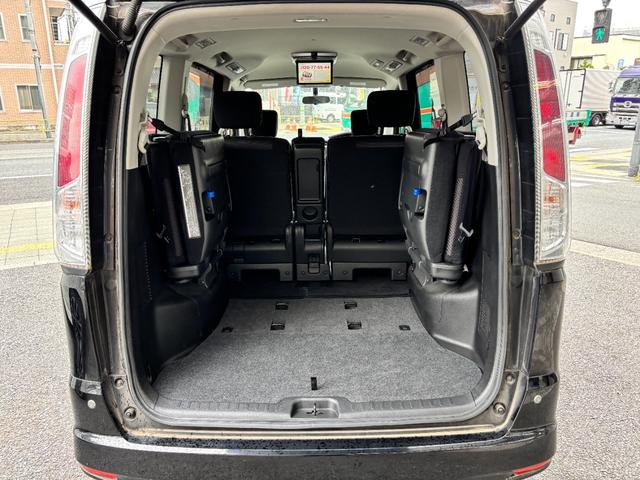 セレナ ハイウェイスター 1オーナー 禁煙車 スマートキー2個 3列シート ノーマルクルコン 障害物ソナー 7インチSDナビ CDDVD再生 Bluetooth接続 フルセグ バックカメラ ETC HIDライト(21枚目)