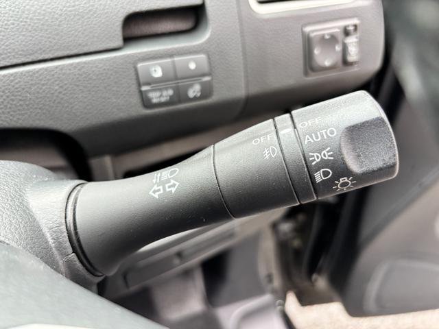 セレナ ハイウェイスター 1オーナー 禁煙車 スマートキー2個 3列シート ノーマルクルコン 障害物ソナー 7インチSDナビ CDDVD再生 Bluetooth接続 フルセグ バックカメラ ETC HIDライト(30枚目)