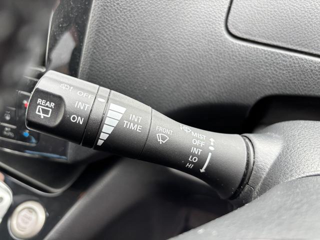 セレナ ハイウェイスター 1オーナー 禁煙車 スマートキー2個 3列シート ノーマルクルコン 障害物ソナー 7インチSDナビ CDDVD再生 Bluetooth接続 フルセグ バックカメラ ETC HIDライト(31枚目)