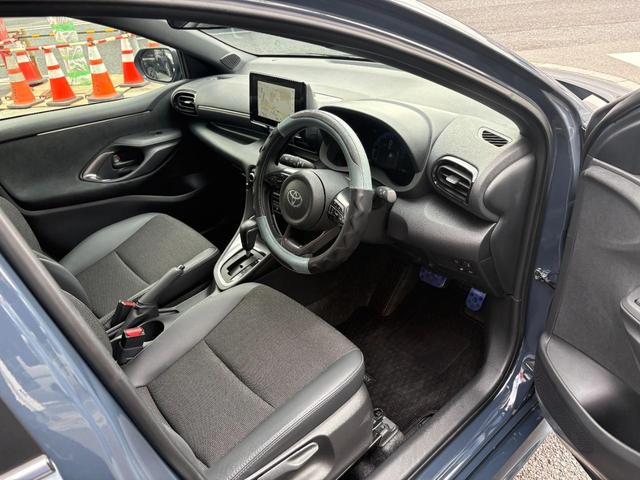 ヤリス Ｚ　１オーナー　純正ナビ　全周囲カメラ　フルセグＴＶ　衝突防止軽減ブレーキ　レーンキープＡ　ブラインドスポット　ＥＴＣ　Ｂｌｕｅｔｏｏｔｈ　レーダークルーズ　ステアリングヒーター　スマートキー２個　禁煙車（15枚目）